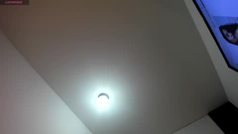 Snapshot of shaunadream_ chatting on April 15, 6:26 pm Shauna online show from April 15, 6:26 pm