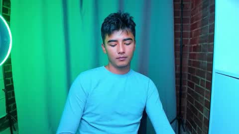 Snapshot of shawn__sanderson chatting on December 15, 1:48 pm Shawn online show from December 15, 1:48 pm