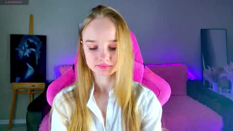 Snapshot of shawty_mia chatting on January 10, 7:04 pm Shawty Mia online show from January 10, 7:04 pm