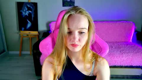 Snapshot of shawty_mia chatting on February 4, 8:14 pm Shawty Mia online show from February 4, 8:14 pm