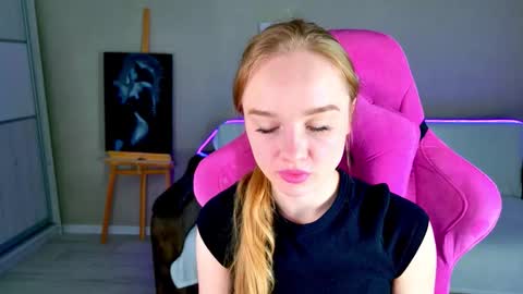 Snapshot of shawty_mia chatting on February 6, 7:06 pm Shawty Mia online show from February 6, 7:06 pm