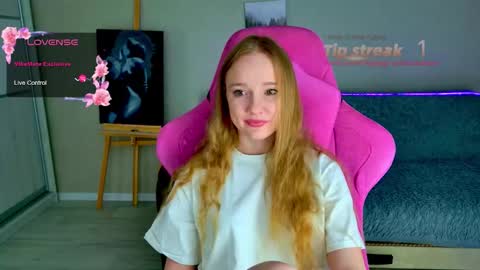 Snapshot of shawty_mia chatting on February 11, 9:20 pm Shawty Mia online show from February 11, 9:20 pm