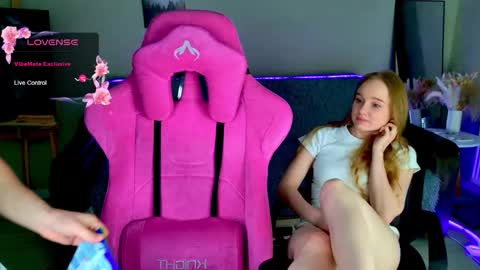 Snapshot of shawty_mia chatting on February 12, 9:10 pm Shawty Mia online show from February 12, 9:10 pm