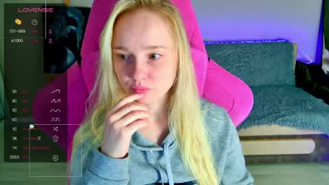 shawty_miia online show from May 31, 7:15 pm
