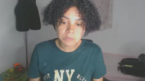 Shayna online show from November 25, 5:07 am