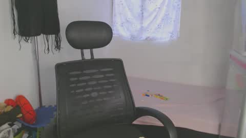 Snapshot of shayna_cute chatting on May 8, 10:59 pm Shayna online show from May 8, 10:59 pm