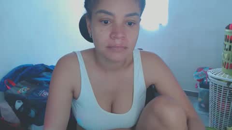 Snapshot of shayna_cute chatting on June 6, 3:50 pm Shayna online show from June 6, 3:50 pm