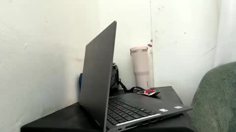 Thick babe online show from May 26, 10:22 am