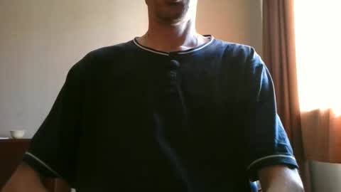 Snapshot of shedevr02 chatting on October 18, 8:15 am Roger online show from October 18, 8:15 am