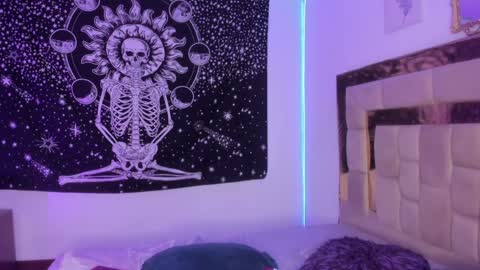 Snapshot of sheeylaroee chatting on January 5, 5:09 am Heidy online show from January 5, 5:09 am