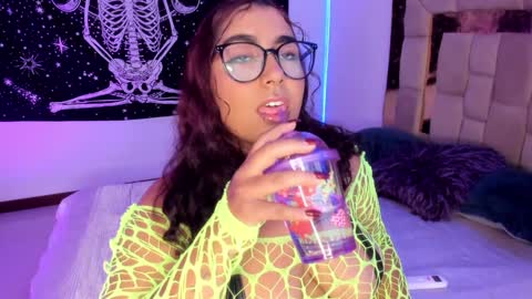 Snapshot of sheeylaroee chatting on January 16, 2:30 am Heidy online show from January 16, 2:30 am