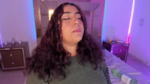 Snapshot of sheeylaroee chatting on February 27, 1:48 am Heidy online show from February 27, 1:48 am