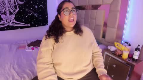 Snapshot of sheeylaroee chatting on March 1, 6:03 am Heidy online show from March 1, 6:03 am