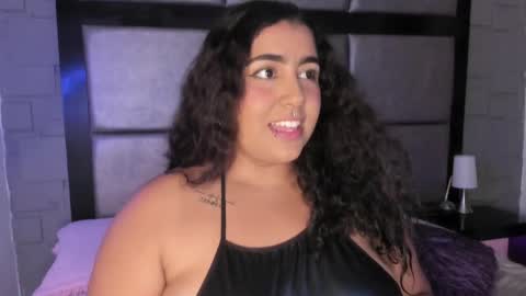 Snapshot of sheeylaroee chatting on September 10, 2:44 am Heidy online show from September 10, 2:44 am