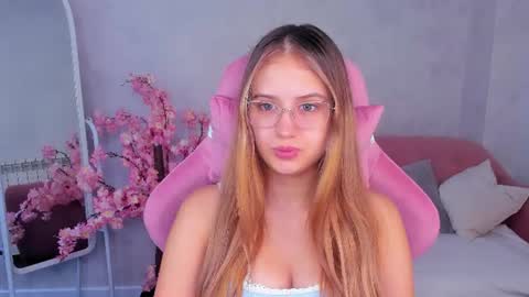 Amely online show from June 28, 5:02 am