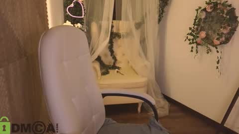 Snapshot of sheilla_queen chatting on February 8, 1:25 pm sheilla_queen online show from February 8, 1:25 pm