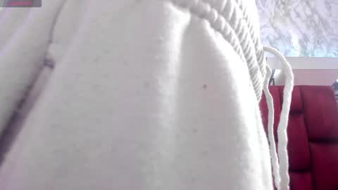 Snapshot of sheilly_brown chatting on February 13, 9:22 pm sheilly_brown online show from February 13, 9:22 pm