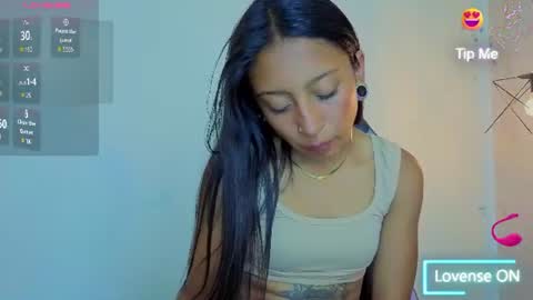 Snapshot of sheilly_brown chatting on June 26, 7:51 pm sheilly_brown online show from June 26, 7:51 pm
