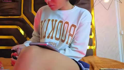 Snapshot of sheilly_brown chatting on July 9, 8:02 pm sheilly_brown online show from July 9, 8:02 pm