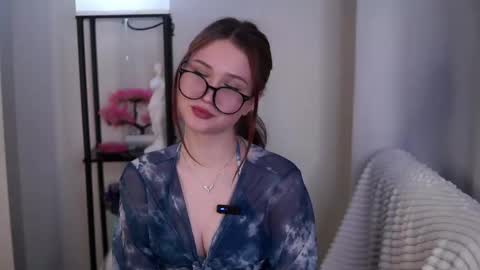 Snapshot of sheliamuyres chatting on February 12, 1:50 pm Lina online show from February 12, 1:50 pm