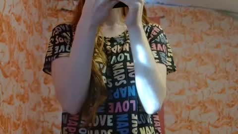 Erika online show from November 6, 8:43 pm