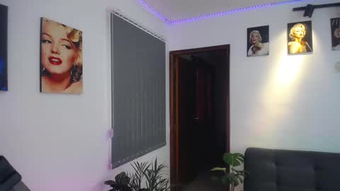 Snapshot of shellsy_hans chatting on February 4, 5:12 pm Shellsy H online show from February 4, 5:12 pm