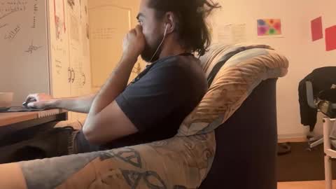 Snapshot of shenjungle1 chatting on February 27, 7:47 pm shenjungle1 online show from February 27, 7:47 pm