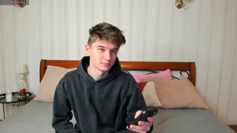 Max online show from September 27, 7:30 pm