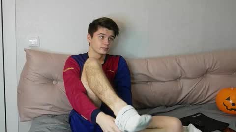 Max online show from October 29, 8:43 pm