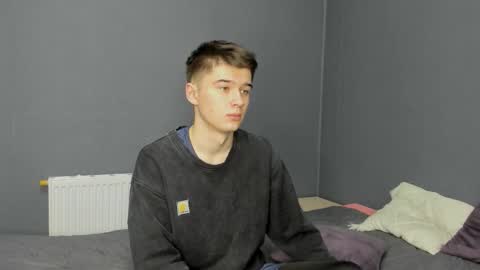 Max online show from November 16, 9:31 pm