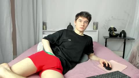 Max online show from January 31, 7:11 pm