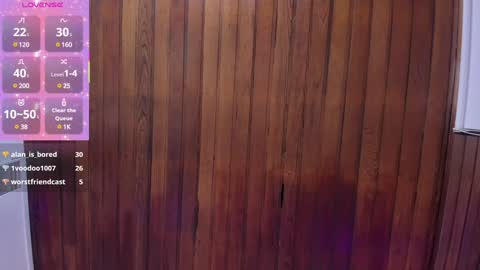 Snapshot of sherydan_love chatting on January 27, 2:13 pm mia online show from January 27, 2:13 pm