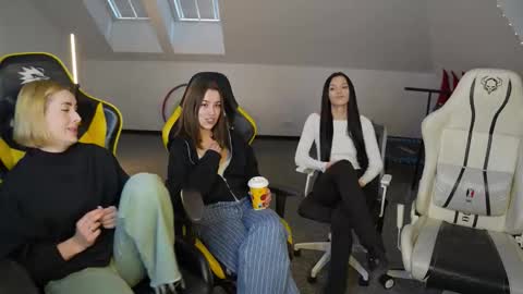 Sheryl online show from November 21, 11:20 am