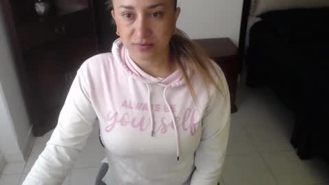 sheryl_jones online show from October 16, 12:28 pm