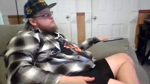 Snapshot of shifty885 chatting on February 24, 10:08 pm shifty885 online show from February 24, 10:08 pm