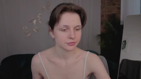 Vivi online show from April 18, 1:26 pm