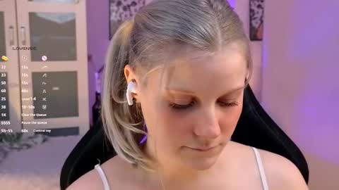 help me reach my first 25 thumbs up online show from November 21, 9:57 pm