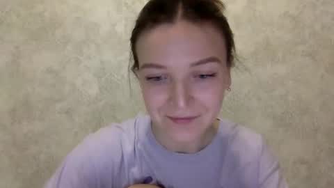 Snapshot of shining_pearl chatting on April 23, 8:44 pm Jesica online show from April 23, 8:44 pm