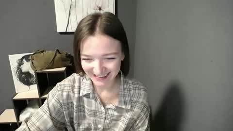 Snapshot of shining_pearl chatting on May 12, 6:10 am Jesica online show from May 12, 6:10 am