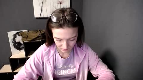 Snapshot of shining_pearl chatting on May 27, 6:21 am Jesica online show from May 27, 6:21 am