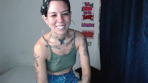 Snapshot of shinobu_queen chatting on March 15, 10:05 pm shinobu_queen online show from March 15, 10:05 pm