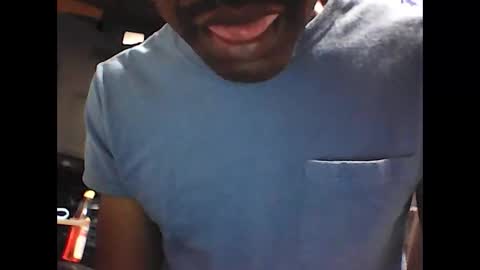 Snapshot of shinyhead69 chatting on March 27, 5:13 am shinyhead69 online show from March 27, 5:13 am