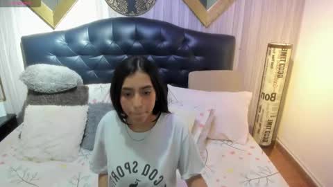 Snapshot of shirley_sweett chatting on October 29, 10:22 pm Shirley online show from October 29, 10:22 pm