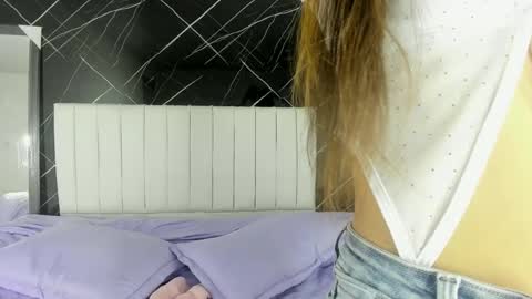 Snapshot of shirleyhott chatting on October 4, 2:37 pm shirleyhott online show from October 4, 2:37 pm