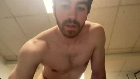 shirtlesshunk15 online show from May 22, 1:35 am