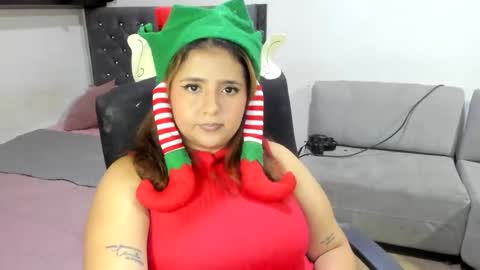Snapshot of shofia_beltran chatting on December 4, 12:19 am Shofia Beltran online show from December 4, 12:19 am