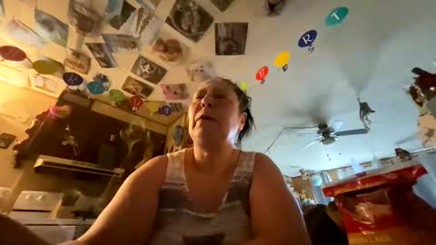 Snapshot of shorty920505 chatting on June 4, 11:33 pm shorty920505 online show from June 4, 11:33 pm