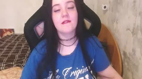 Snapshot of show_for_you chatting on June 22, 12:02 pm show_for_you online show from June 22, 12:02 pm