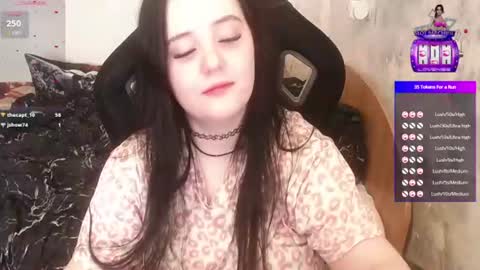 Snapshot of show_for_you chatting on June 25, 3:38 pm show_for_you online show from June 25, 3:38 pm