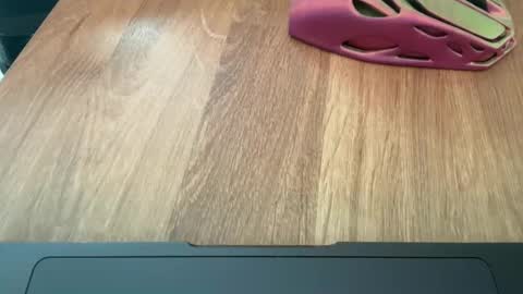 Snapshot of showflyer06 chatting on October 13, 6:52 pm showflyer06 online show from October 13, 6:52 pm